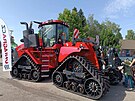 Nejsilnjí sériov vyrábný traktor na svt, pásový Quadtrac 645, má výkon...