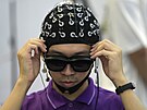 Mu testuje zaízení pro kontrolu robot, které vyuívá mozkovou aktivitu a...