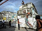 Váe pro basketbal se u Filipínc projevuje i tak, e  ho hrají vude kde se...