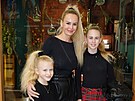 Lucie Hadaová a její dcery Vanessa a Denisa (Praha, 18. ledna 2023)