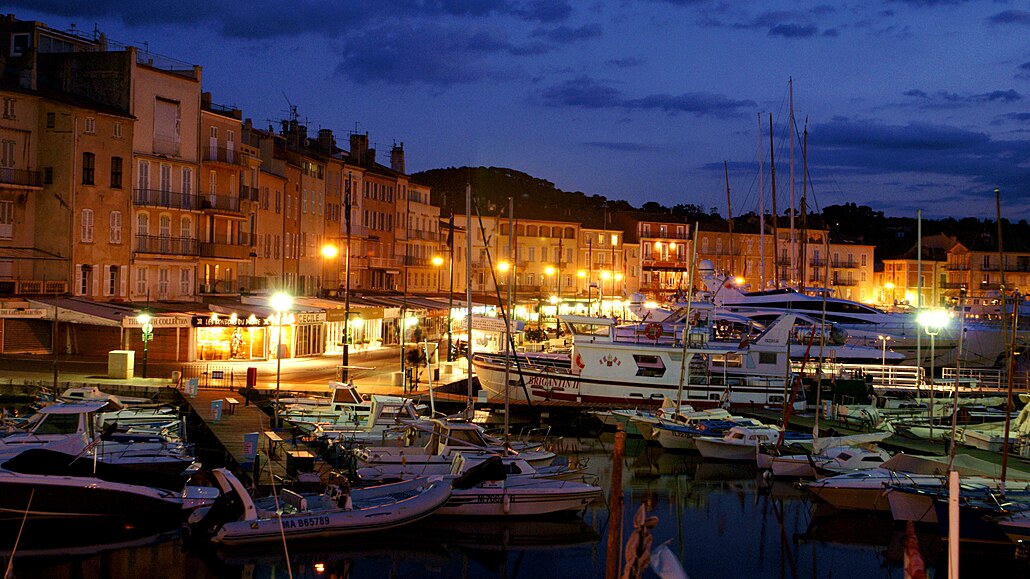 P�ístavi�t� v Saint Tropez (19. �íjna 2010)