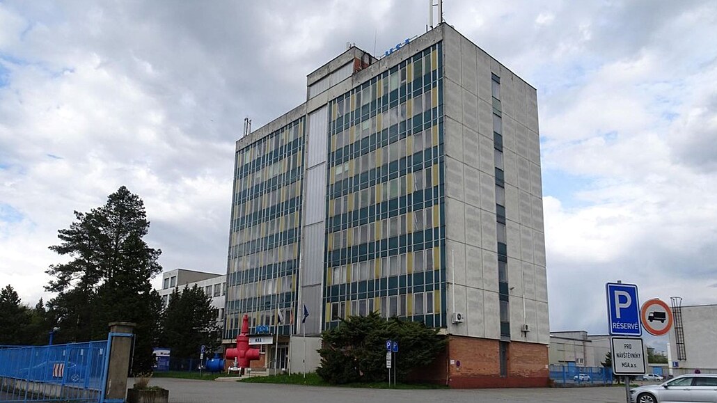 �editelská budova strojírenské firmy MSA v Dolním Bene�ov� na Opavsku. (28....