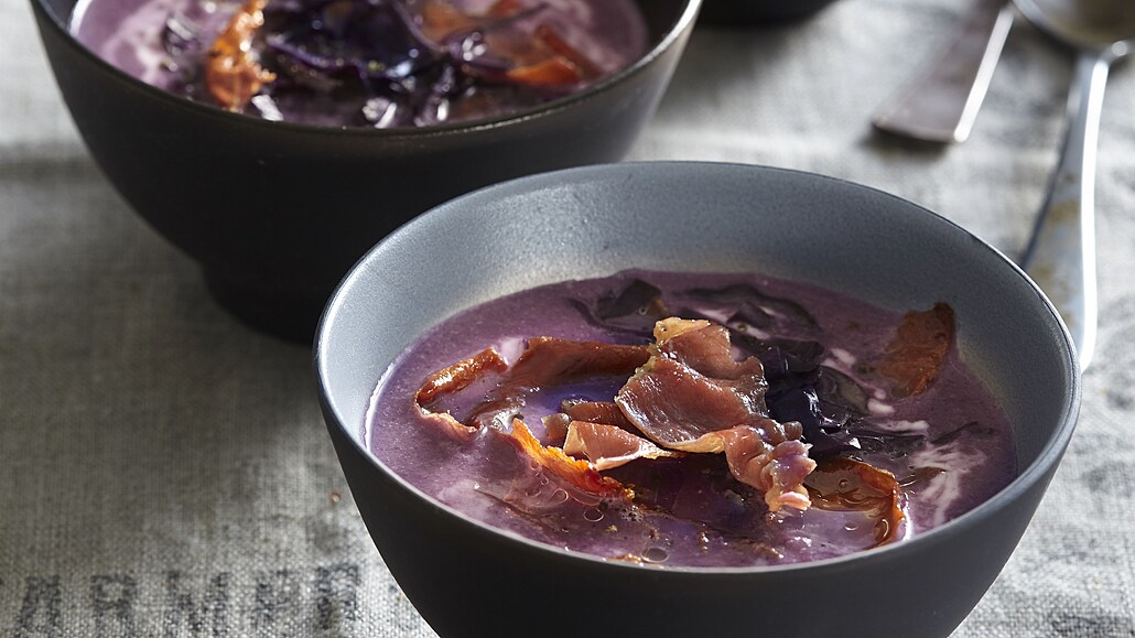 Krémová polévka z červeného zelí Recepty iDNES.cz