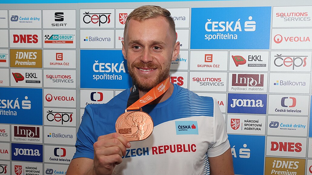 Jakub Vadlejch si do Prahy pivezl bronzovou medaili z atletického mistrovství...