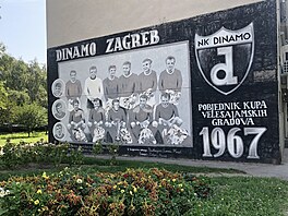 Graffiti na záhebském sídliti Volovica oslavují mustvo Dinama z roku 1967,...