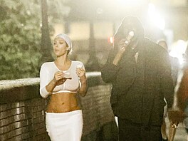 Bianca Censori a Kanye West (Florencie, 10. srpna 2023)