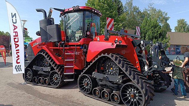 Nejsilnj sriov vyrbn traktor na svt, psov Quadtrac 645, m vkon 699 kon.