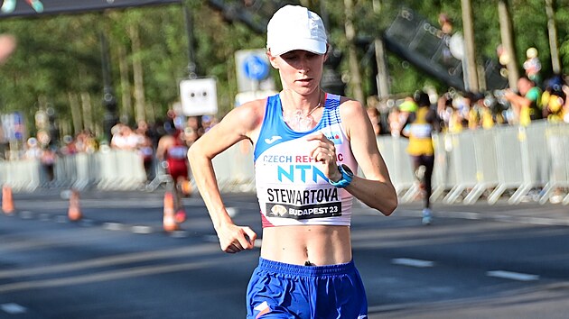 esk maratonkyn Moira Stewartov na atletickm mistrovstv svta v Budapeti.