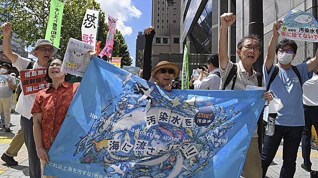 Protest proti vypoutn radioaktivn vody Fukuimou 24. srpna.2023