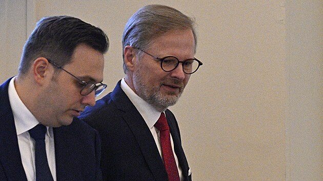 Premir Petr Fiala a ministr zahraninch vc Jan Lipavsk ped zahjenm porady eskch velvyslanc v zahrani (28. srpna 2023)