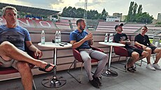 Trenér Lud�k Klusá�ek, budoucí majitel Pavel Svore�, úto�ník Jakub �ezní�ek a...