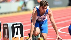 Mat�j Krsek na startu rozb�hu na 400 metr� na MS v Budape�ti.