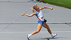 O�t�pa�ka Irena Gillarová hází v kvalifikaci na MS v Budape�ti.