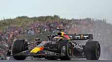 Max Verstappen z Red Bullu bhem kvalifikace na domácí Velkou cenu Nizozemska...