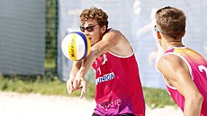 Michal Pibyl ve finále beachvolejbalového mistrovství republiky hrá do 20...