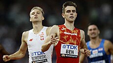 �pan�l Adrián Ben vít�zí ve svém rozb�hu na 800 metr�