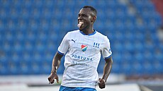 Abdullahi Tanko z Ostravy se raduje z druhého gólu, který Baník posunul do...