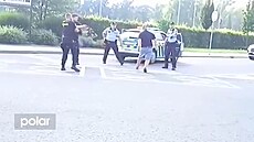 Agresivní mu� ma�etou zaúto�il na policistu
