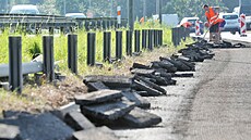 Na silni�ním pr�tahu m�stem Karlovy Vary za�alo �editelství silnic a dálnic s...