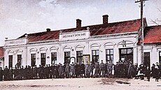 Dlnický dm v letech 1897 a 1925 v brnnských idenicích.