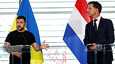 Ukrajinský prezident Volodymyr Zelenskyj piletl na vojenskou základnu v...