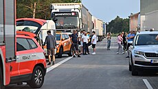 Dálnici D2 u Hustopeí na Beclavsku ve smru na Brno uzavela tragická nehoda....