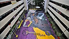 Tragická smrt Kobeho Bryanta se promítla i do výzdoby jednoho z pouli�ních...