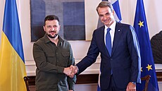 Ukrajinský prezident Volodymyr Zelenskyj piletl do Athén, kde jednal s...