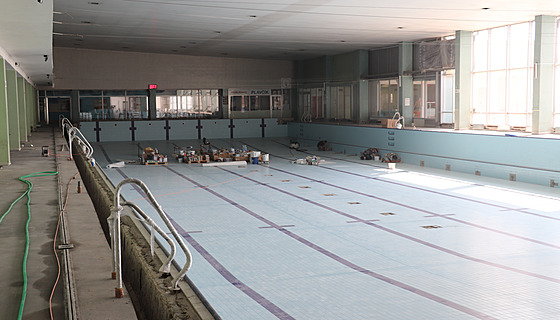 Krytý bazén v Perov se bude opravovat déle ne znly pvodní pedpoklady.