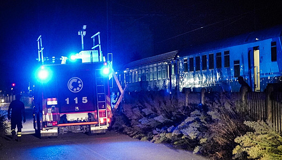 Rychlovlak u Turína srazil pt dlník pi údrb trati. (31. srpna 2023)