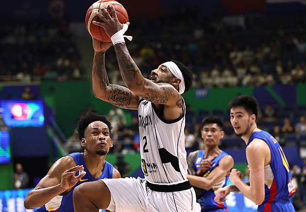 Doskok od historického zápisu. Jonesovi z Jižního Súdánu těsně unikl triple double