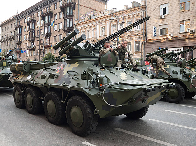 Ukrajinci napravili sovětské konstrukční chyby a vznikl transportér BTR-4