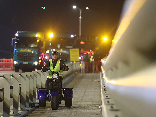 Barrandovský most je opět průjezdný. Dokončovací práce ještě omezí provoz