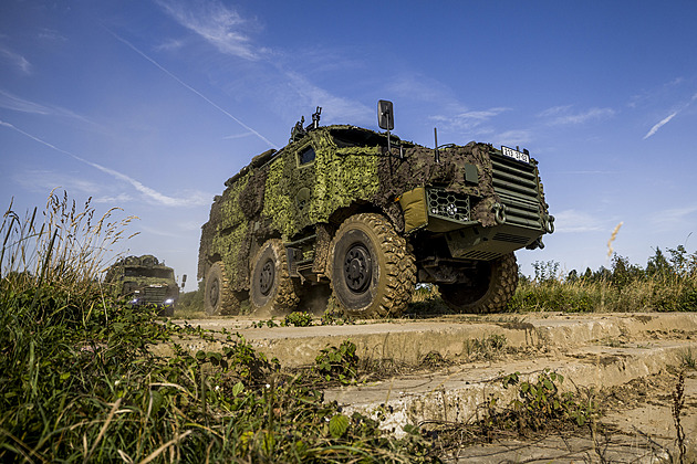 VIDEO: Titus projede víc než Praga V3S. Posádku hýčká komfortem a ochranou