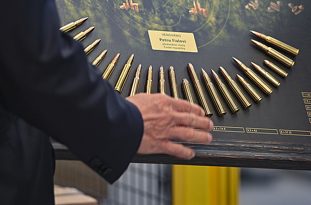 České zbraně pro Afriku. Po Rakušanovi tam pojede podpořit export i Fiala