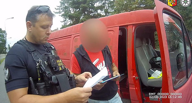 Zdrogovaný sedl pokaždé do jiného auta, během dvou měsíců ho chytli čtrnáctkrát