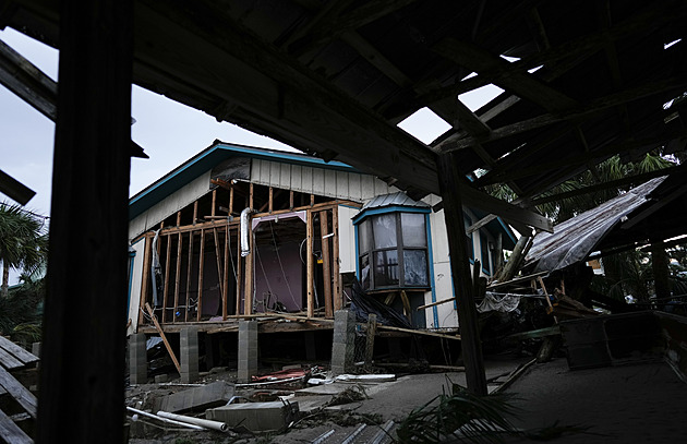 Idalia se přehnala Floridou, pod vodou skončil i jihokarolínský Charleston