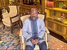 Gabonský prezident Ali Bongo na zábru z videa, v nm oznámil, e v zemi...