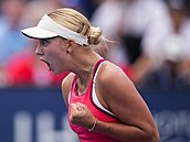 Anastasija Potapovová slaví vyhraný set v prvním kole US Open.
