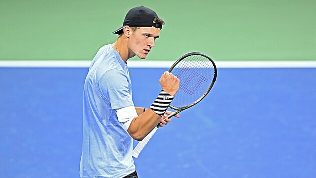 esk tenista Jakub Menk se hecuje ve druhm kole US Open.