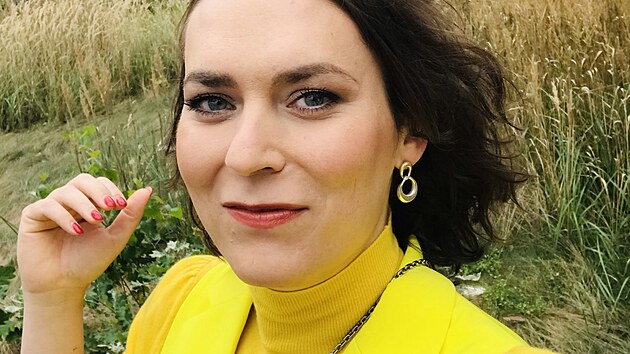 „V českém prostoru je potřeba vymanit se z představ, že trans lidé trpí nějakou sexuální úchylkou,“ říká trans žena Lenka Králová.