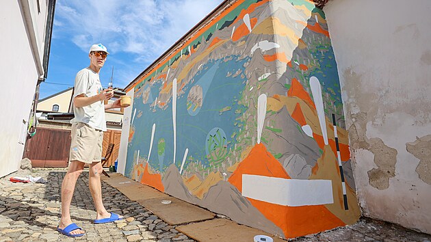 Jakub Bachor�k dokon�il na jednom z dom� ve Star�m m�st� v T�bo�e sv� d�lo, kter� nazval P�echod �ivota na sou�