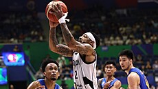 Carlik Jones z Ji�ního Súdánu v akci na MS basketbalist�.