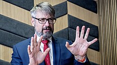 Hostem po�adu Rozst�el je Jakub Landovský, velvyslanec �R p�i NATO.
