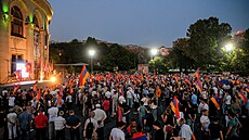 Protestní shromádní na námstí Republiky v Jerevanu proti postupu premiéra...