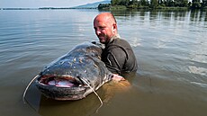 Rybá Robert Nehnevajsa se svým rekordním úlovkem