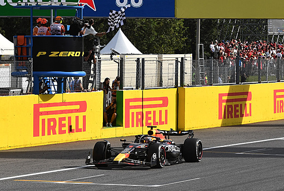 Max Verstappen vítzí ve Velké cen Itálie.