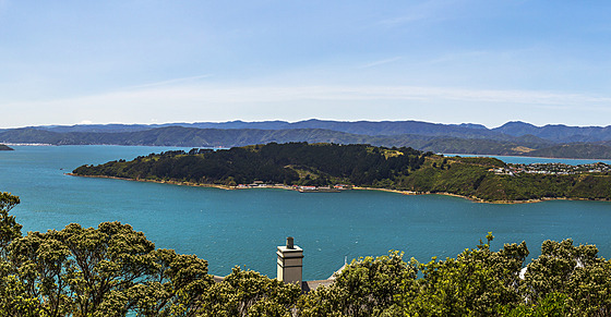 Pohled na zátoku Shelly Bay u novozélandské metropole Wellington