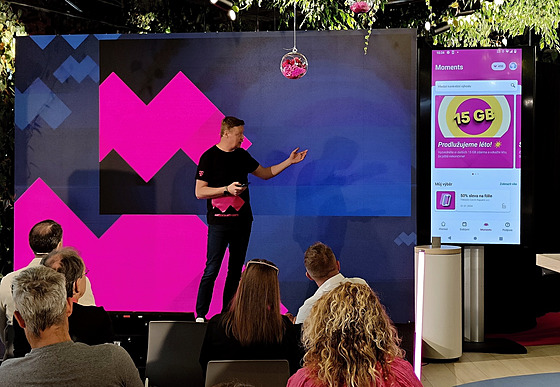 T-Mobile p�edstavil v�rnostní zákaznický program Magenta Moments.