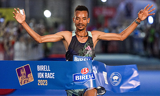 Závod mu vyhrál Tadese Worku z Etiopie.